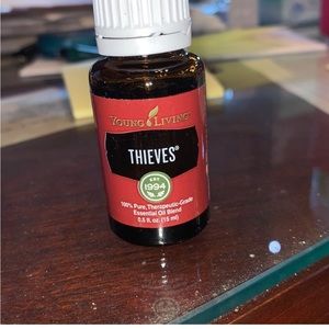 NEW Thieves Young Living Essential Oil